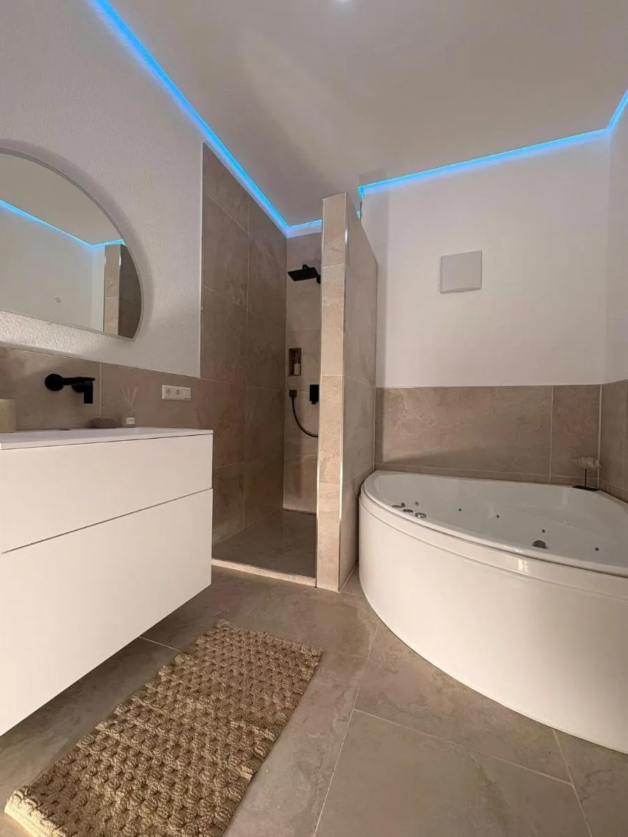 Image 2 of Group accommodation in a city location