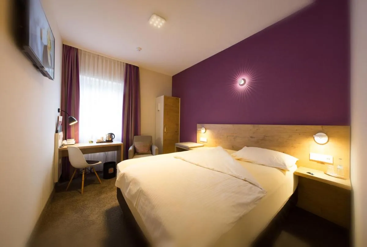 Image 1 of Hotel Azenberg