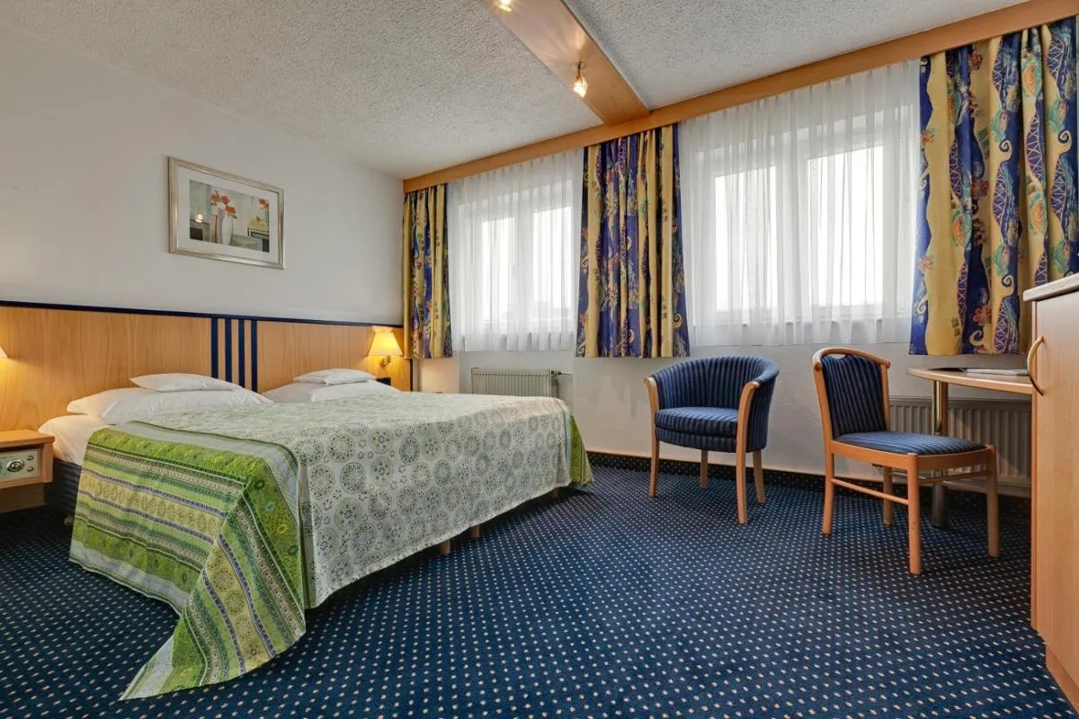 Image 1 of Hotel am Feuersee