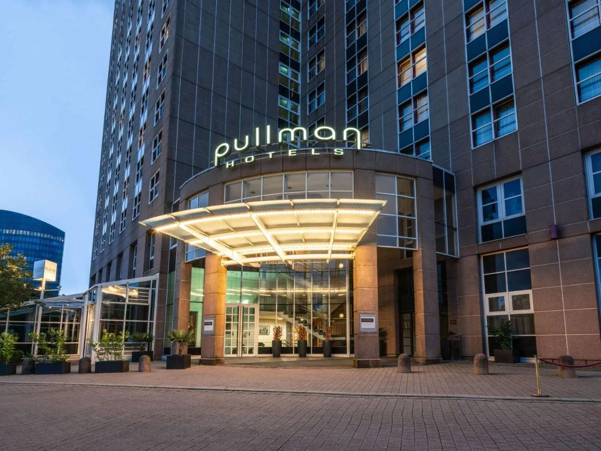 Image 3 of Pullman Stuttgart Fontana