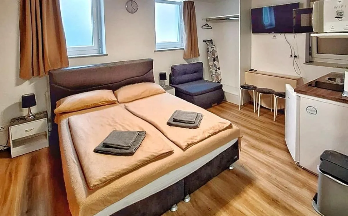 Image 4 of Stuttgart City Apartment A