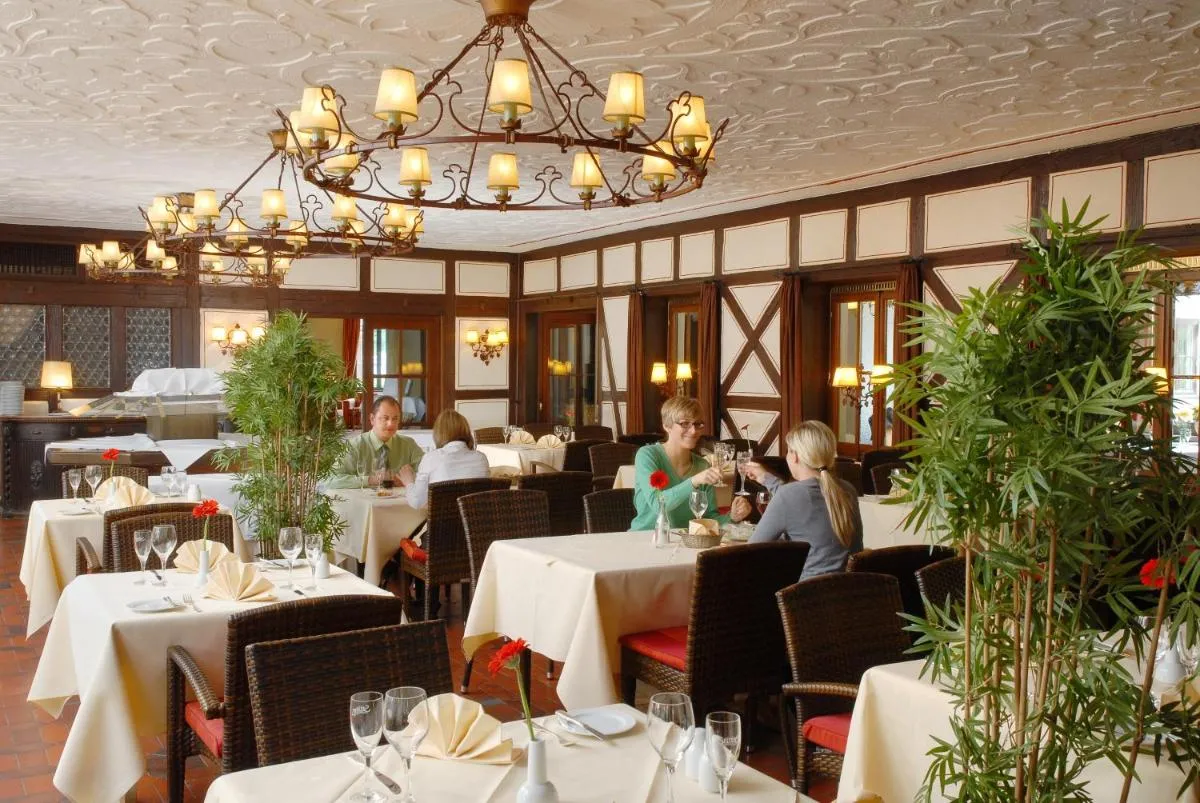Image 3 of relexa Waldhotel Schatten Stuttgart